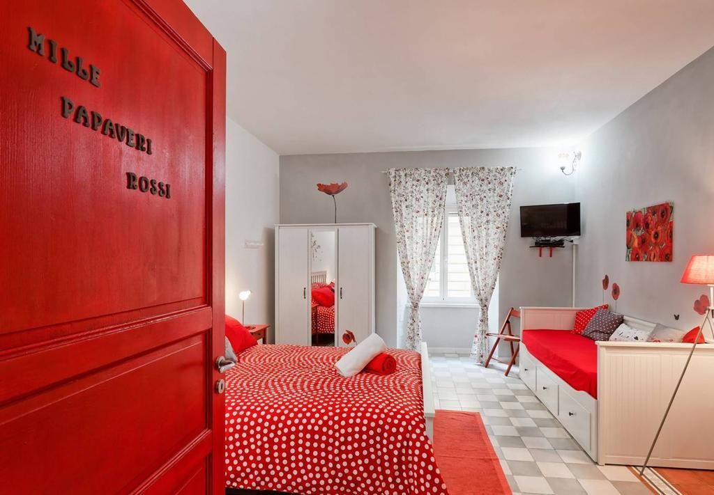 Bed And Colors Apartment Rome Bilik gambar